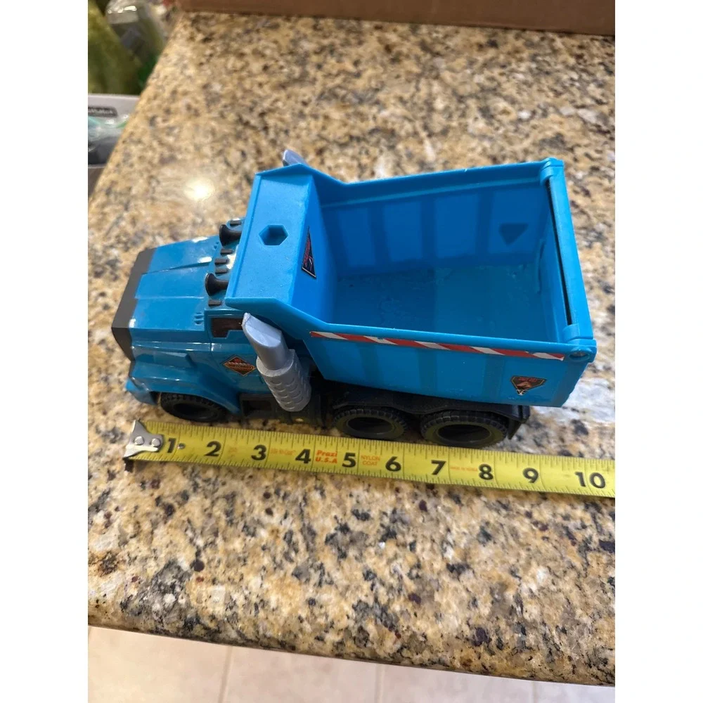 Matchbox Construction Unit 497 Blue Dump Truck Toy Vehicle‎ with Tilting Bed